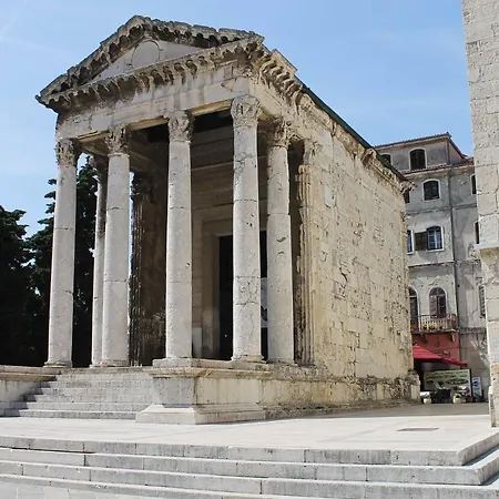 La E Il Mare Pula